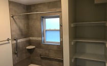 Mitte Grey Bath with Safety Grab Bars